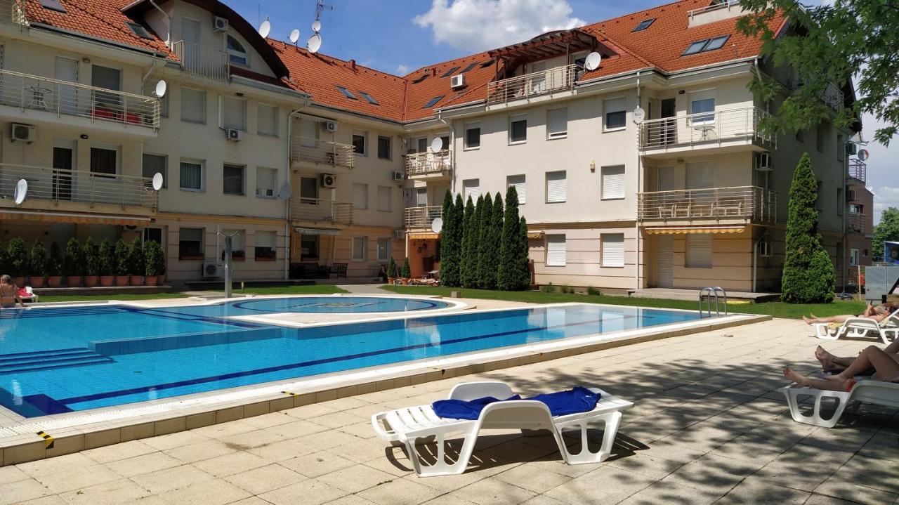 Gabi & Gabi Apartments Hajduszoboszlo Bagian luar foto