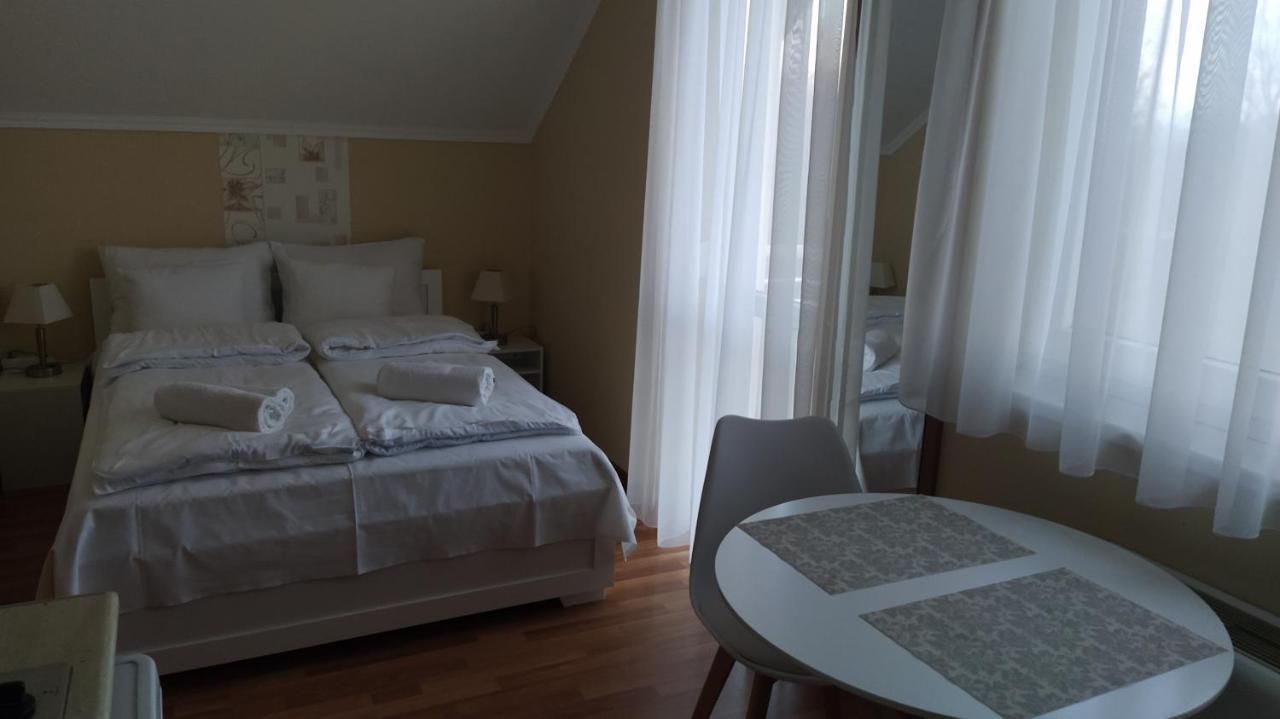 Gabi & Gabi Apartments Hajduszoboszlo Bagian luar foto