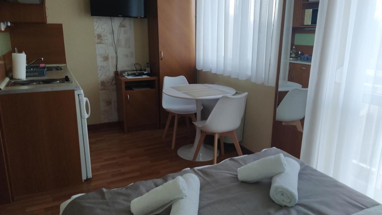 Gabi & Gabi Apartments Hajduszoboszlo Bagian luar foto