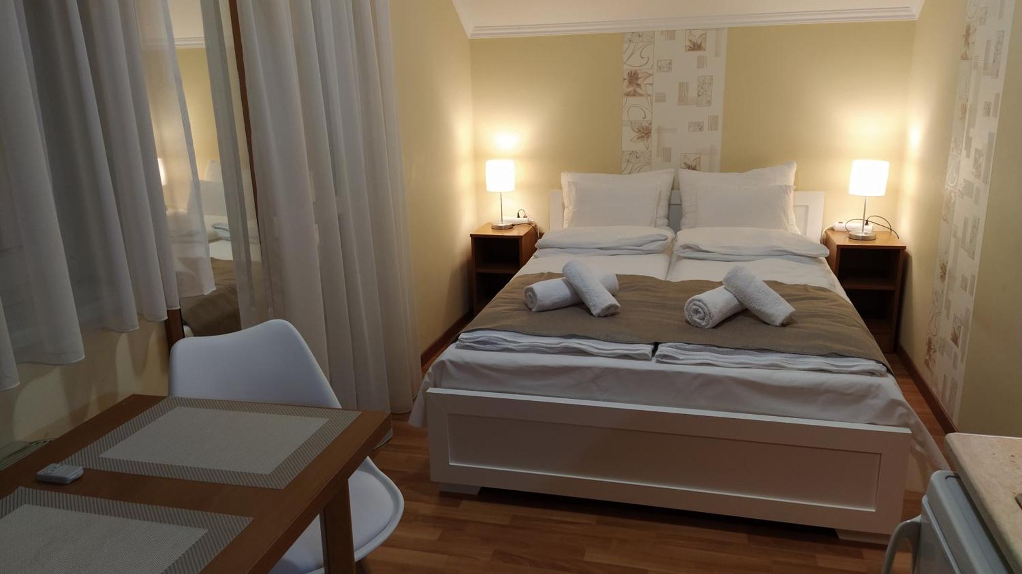 Gabi & Gabi Apartments Hajduszoboszlo Bagian luar foto