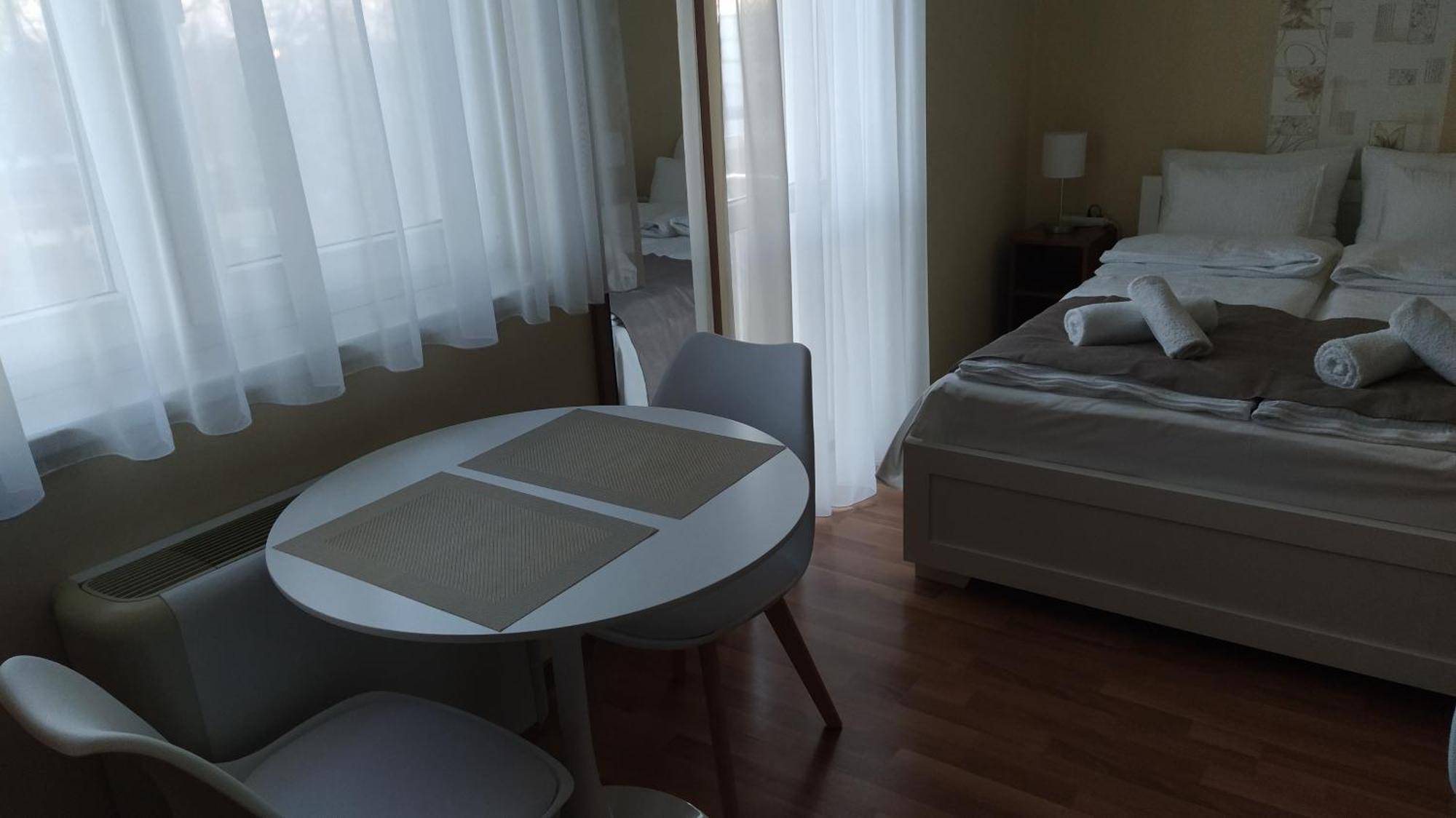 Gabi & Gabi Apartments Hajduszoboszlo Bagian luar foto
